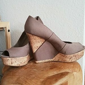 Mossimo platform wedge heels