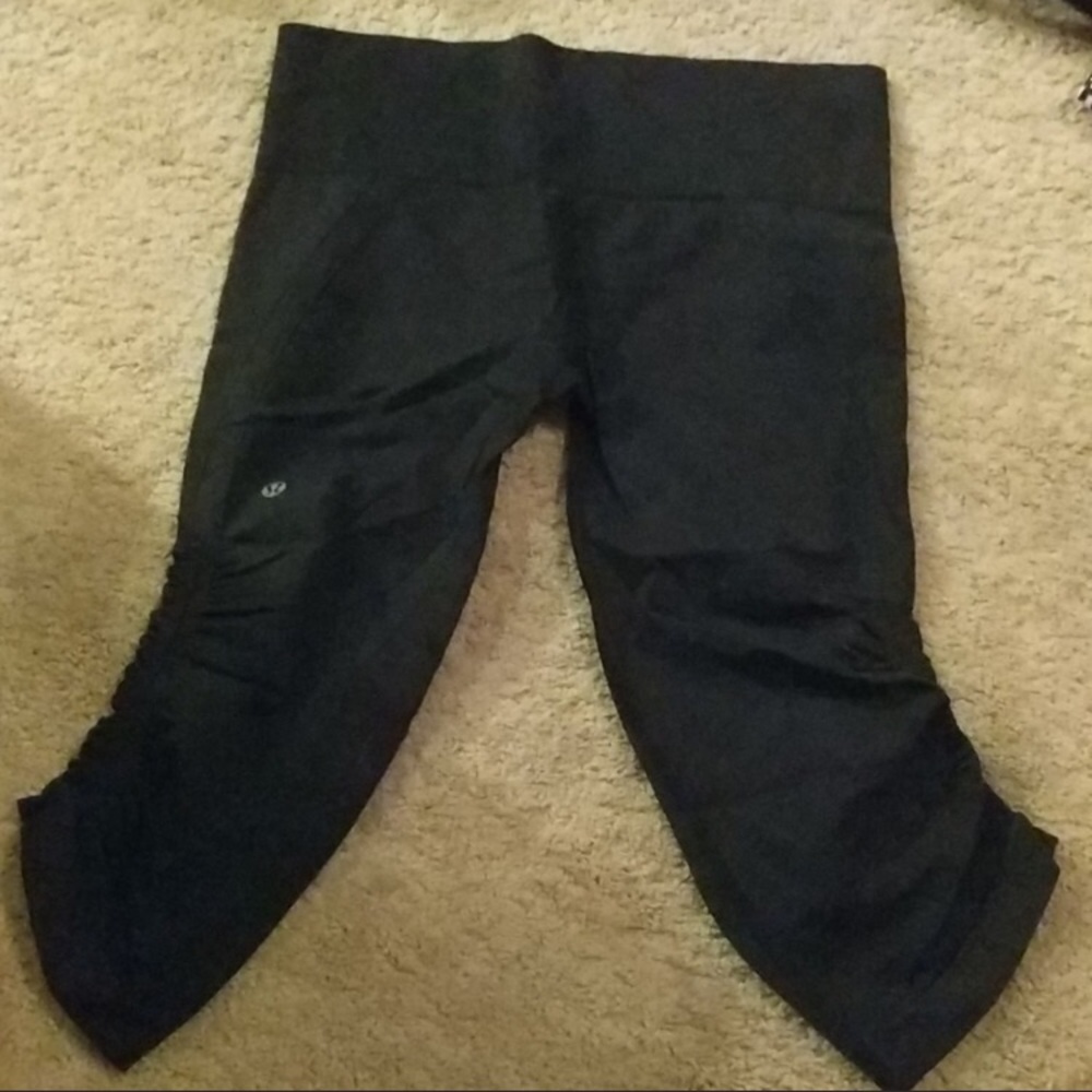 Lululemon size 6 crops