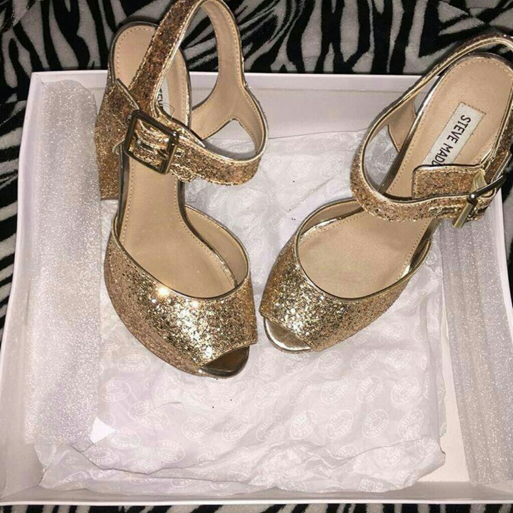 Steve Madden Gold glitter heel