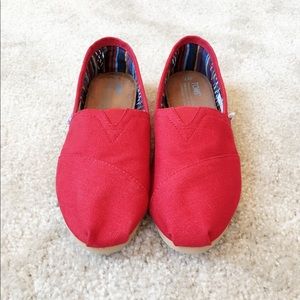 TOMS Red Classic Canvas Women Size 7 NEW