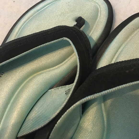 Women's turquoise cushioned flip flops - Picture 4 of 4