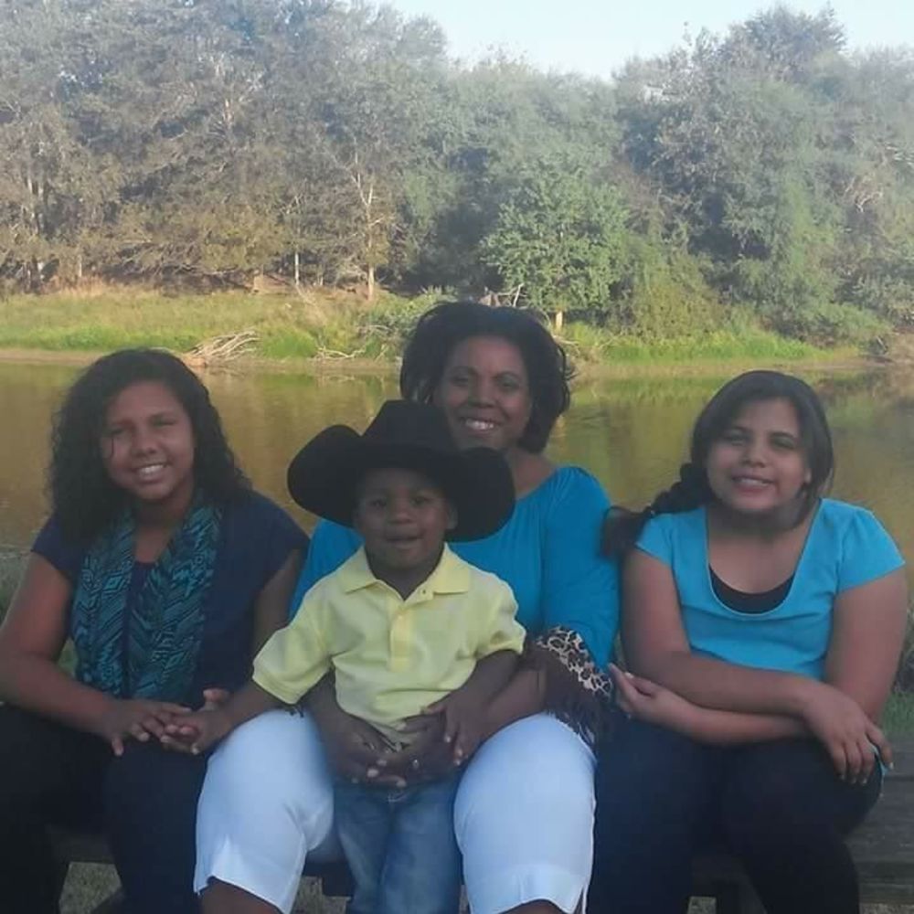 Meet your Posher, Effie