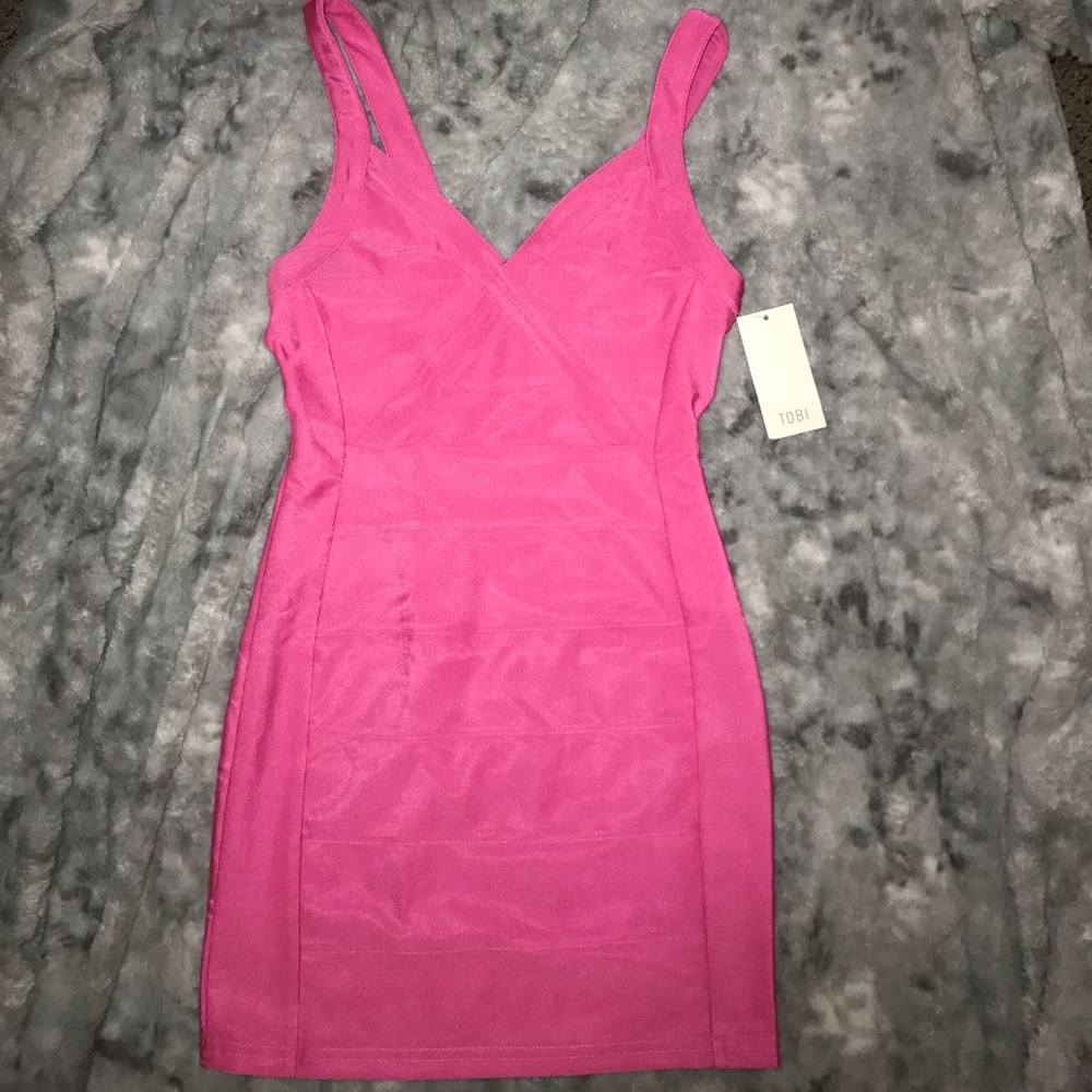 Hot pink body on dress 🌺