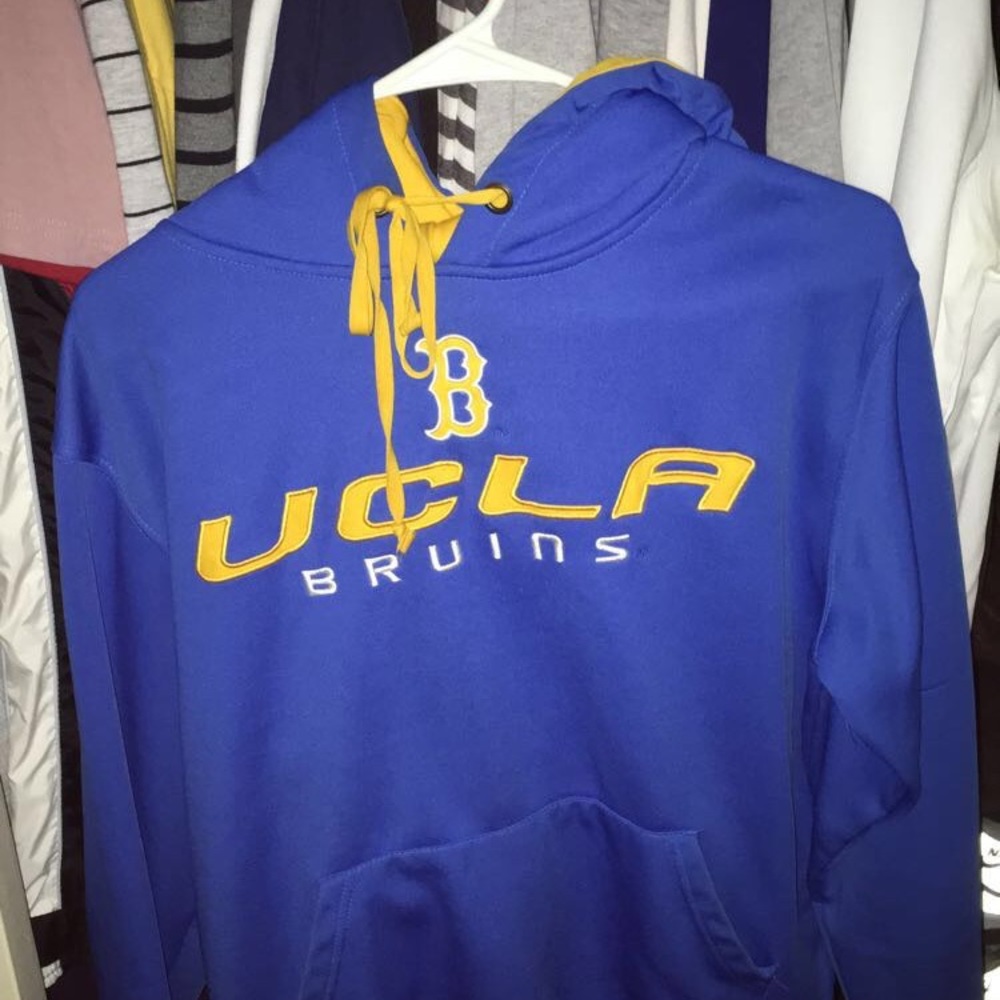 UCLA hoodie 10/10