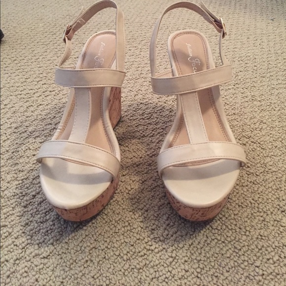 Cream Wedges Size 10 - Picture 1 of 3