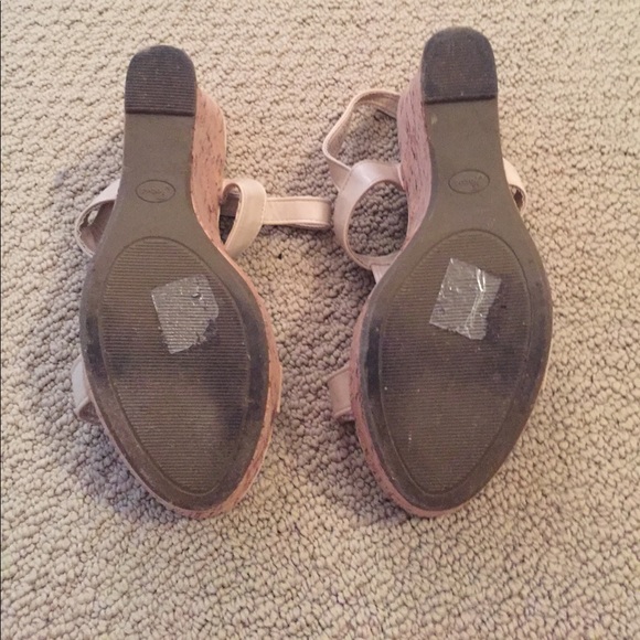 Cream Wedges Size 10 - Picture 3 of 3