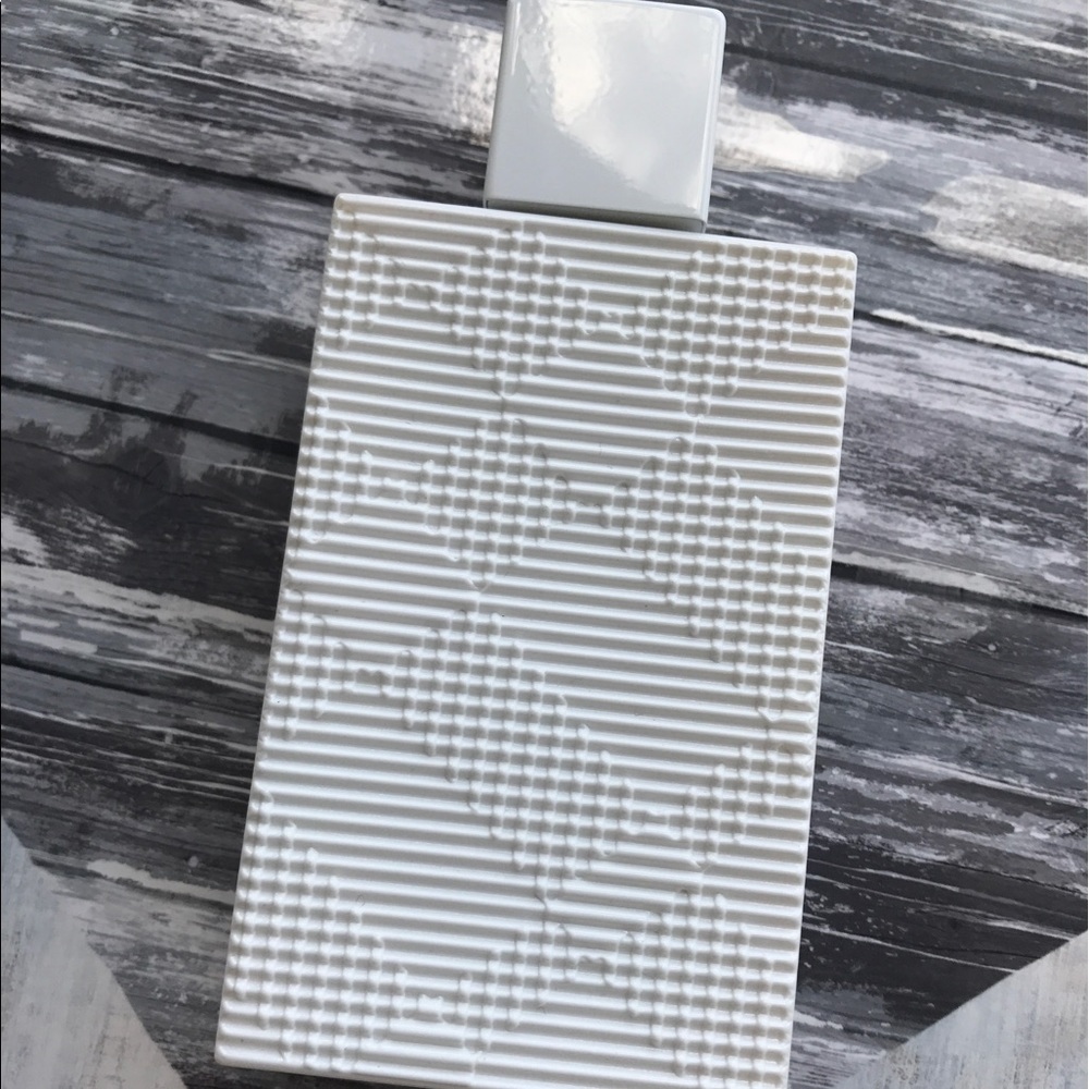 💕BurberryBrit Rhythm Lotion💕