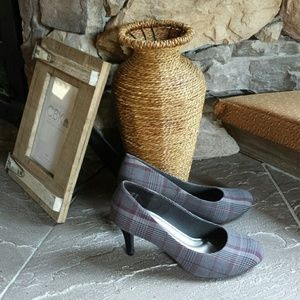 Comfort Plus heels size 7