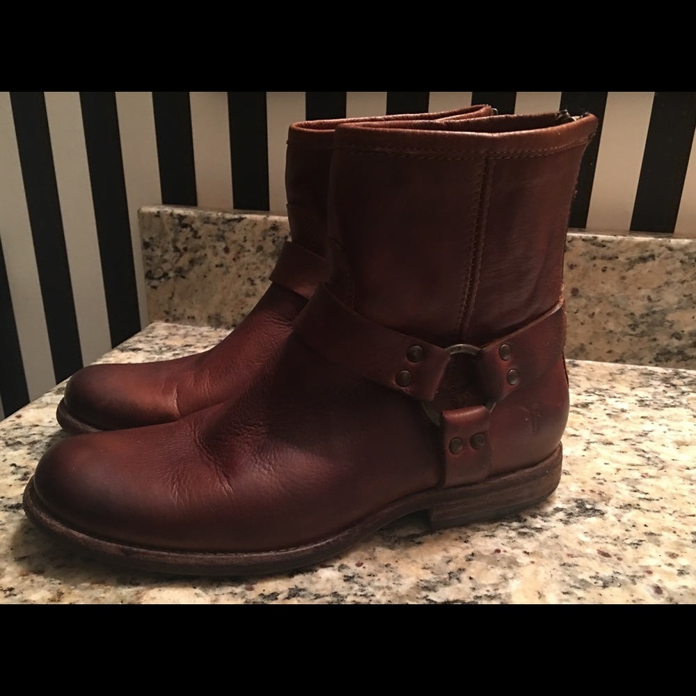 FRYE ANKLE BOOT