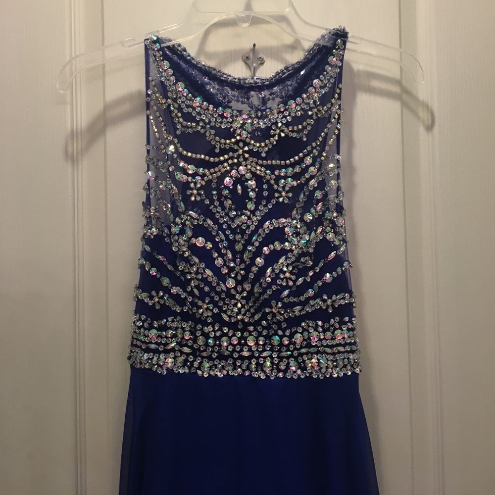 Floor-length gown,great for your next formal event