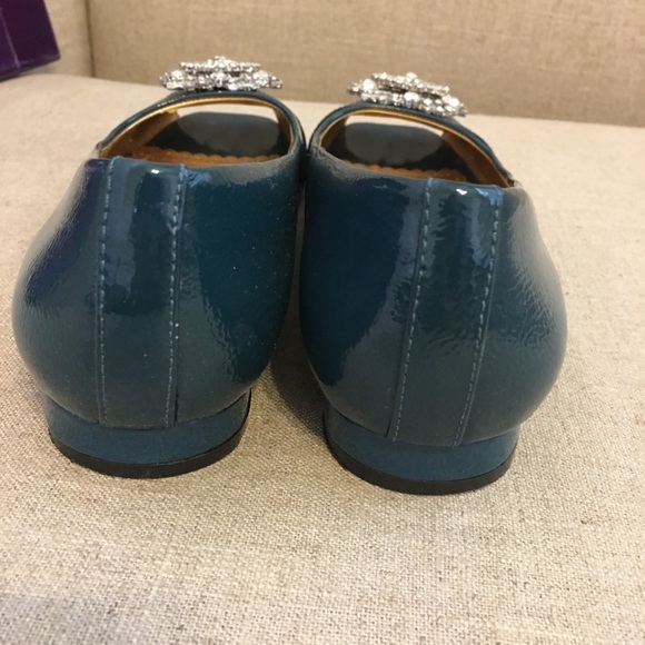 Date Night 🎉 Hale Bob Patent Flat - Picture 4 of 5