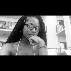 Meet your Posher, Ahkeirra