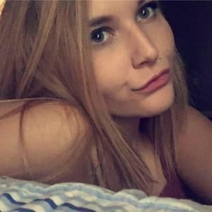 Meet your Posher, Holly