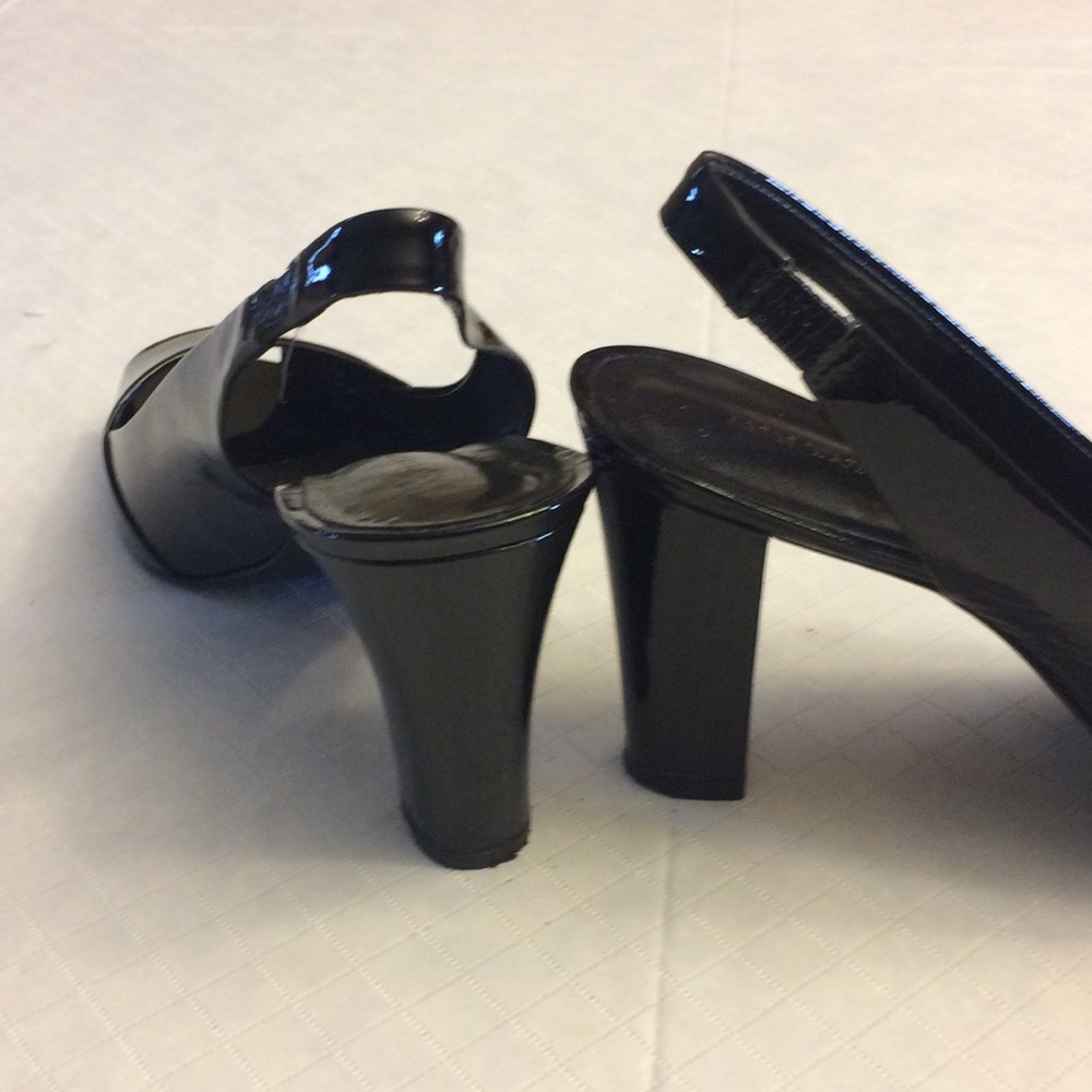 Ann Taylor sling back patent leather shoes. - Picture 2 of 6