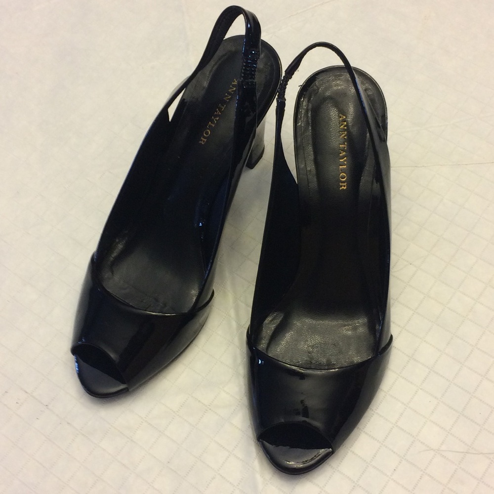 Ann Taylor sling back patent leather shoes. - Picture 5 of 6