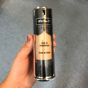 Kat Von D Lock-It Foundation Light 45 + Gift