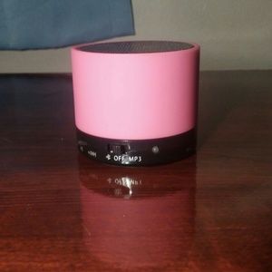 Pink Bluetooth/Aux Speaker