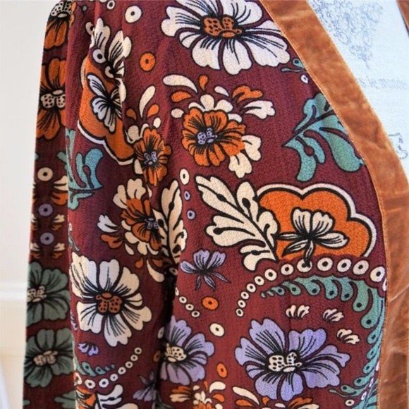 Velvet trim print kimono with fringe tassels - Picture 8 of 8