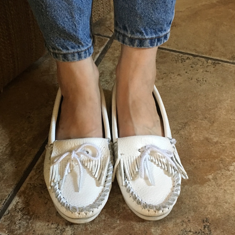 UO minnetonka white leather moccasin