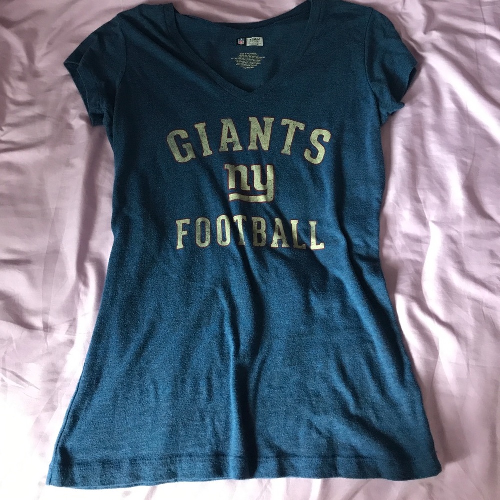 Giants v-neck shirt