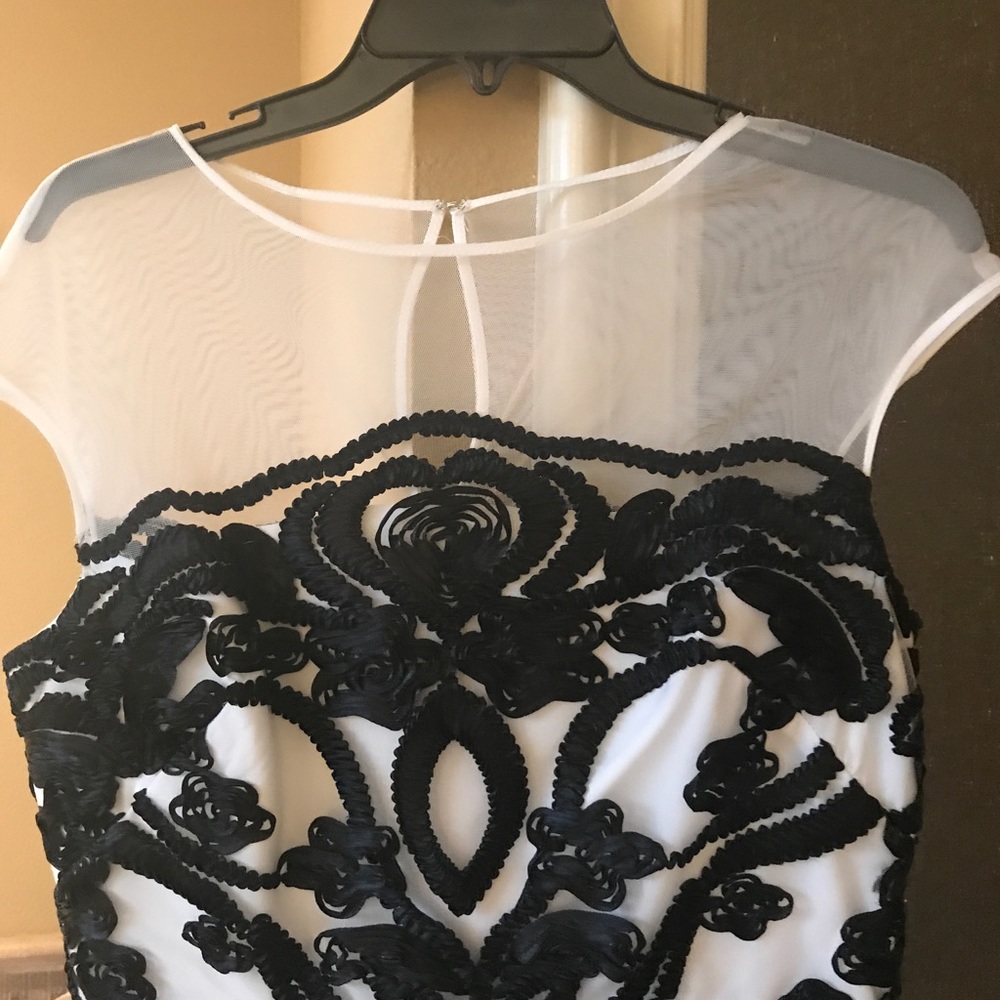Beautiful new lace dress
