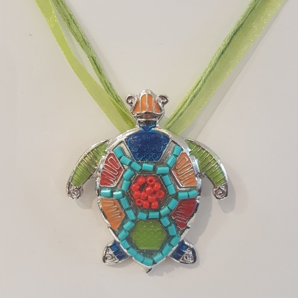 Turtle pendant with seed beads