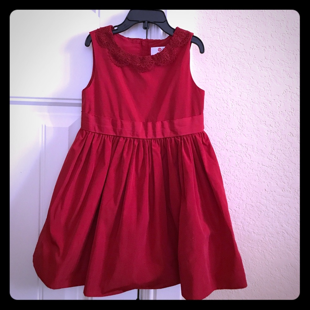 Beautiful red dress in a matte satin material