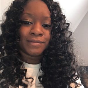 Meet your Posher, Connie