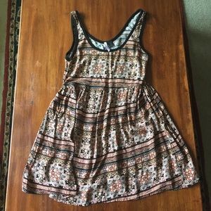 Sleeveless printed dress