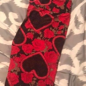 Lularoe Valentines leggings- 4 different pairs