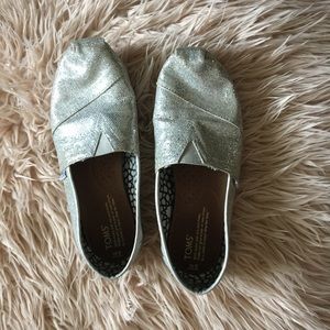 TOMS silver
