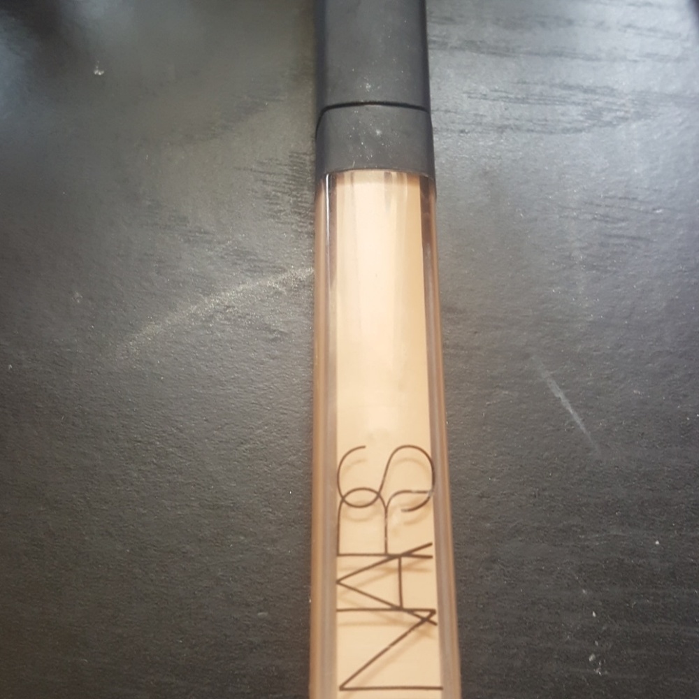 Bare radiant creamy concealer