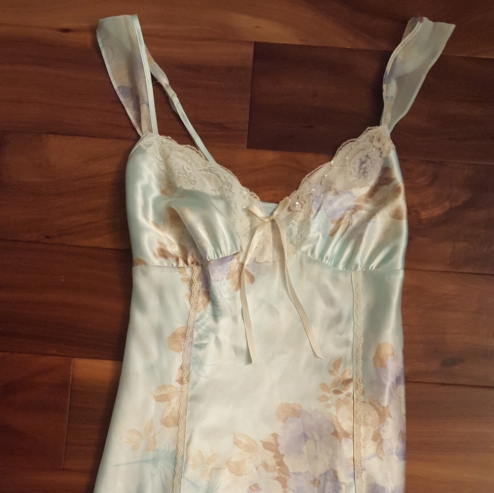 NWOT Apt 9 chemise nightgown and robe, size L