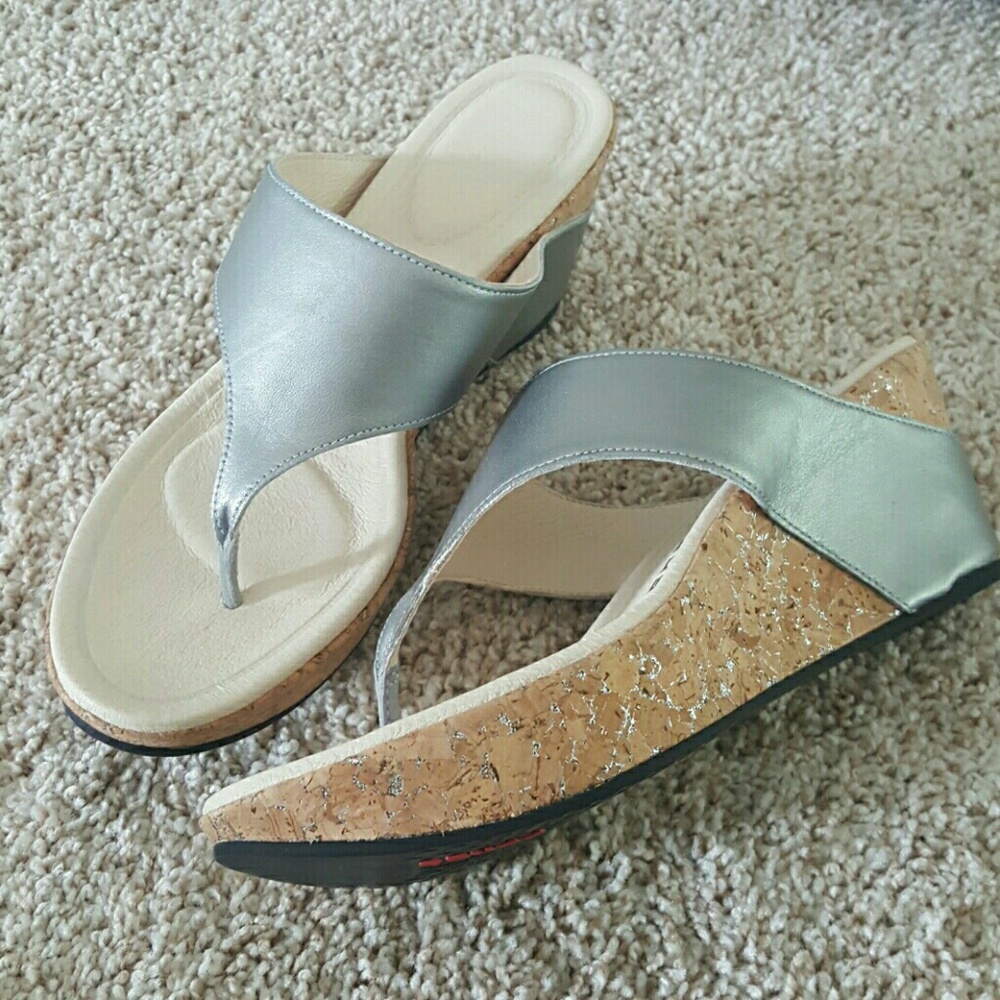 NWOT (in box) Tsubo Odelle wedge sandals