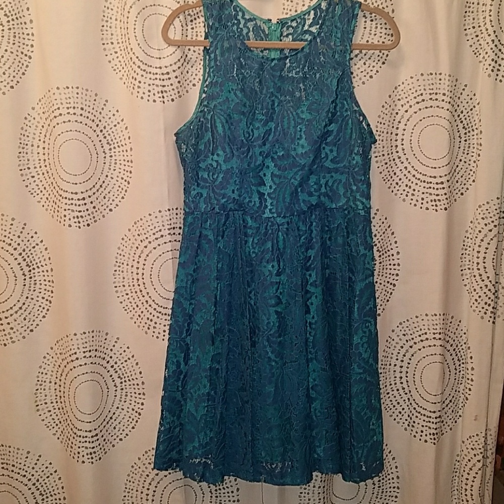 Dress - Picture 2 of 3