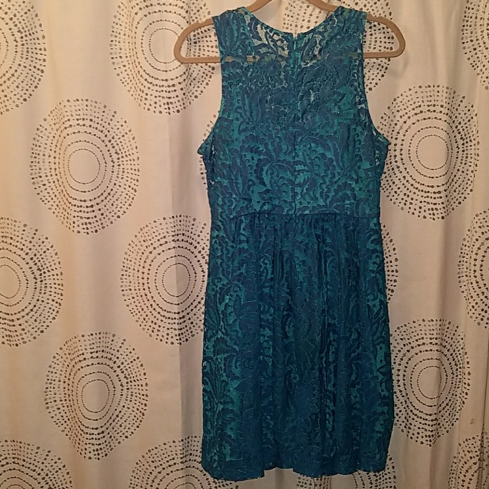 Dress - Picture 3 of 3