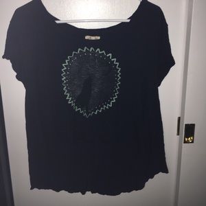 Hollister tee
