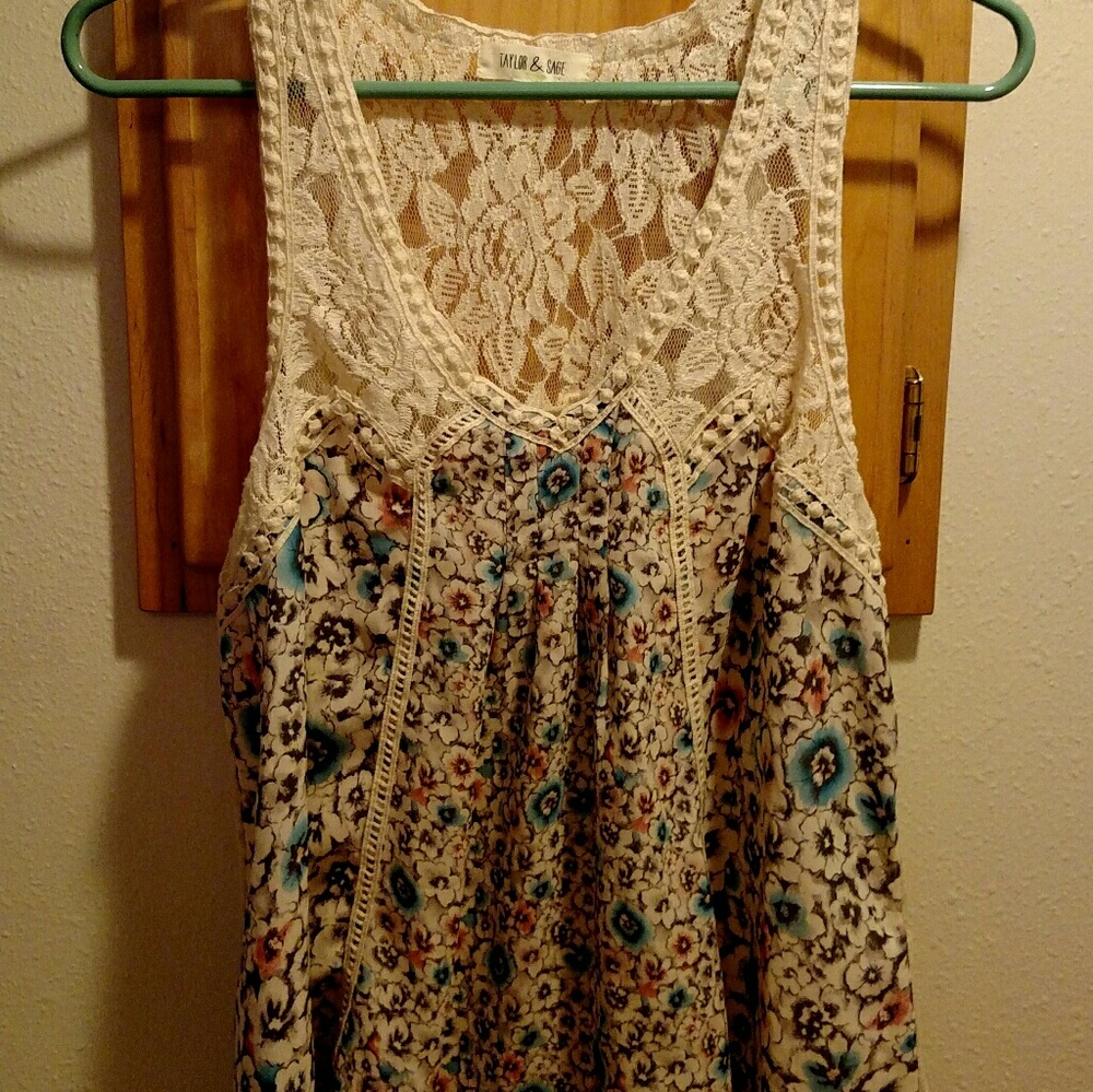 Taylor & Sage Flowered Sleeveless/Tank Top sz M