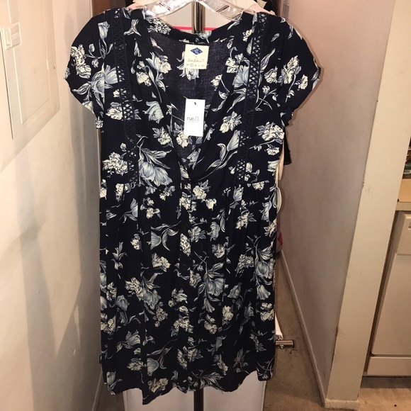 Babydoll dress - Picture 1 of 4