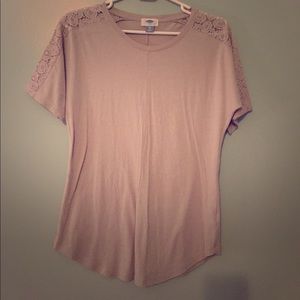 Tan short sleeve top with lace detail. EUC