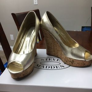 Steve Madden wedge Size 9