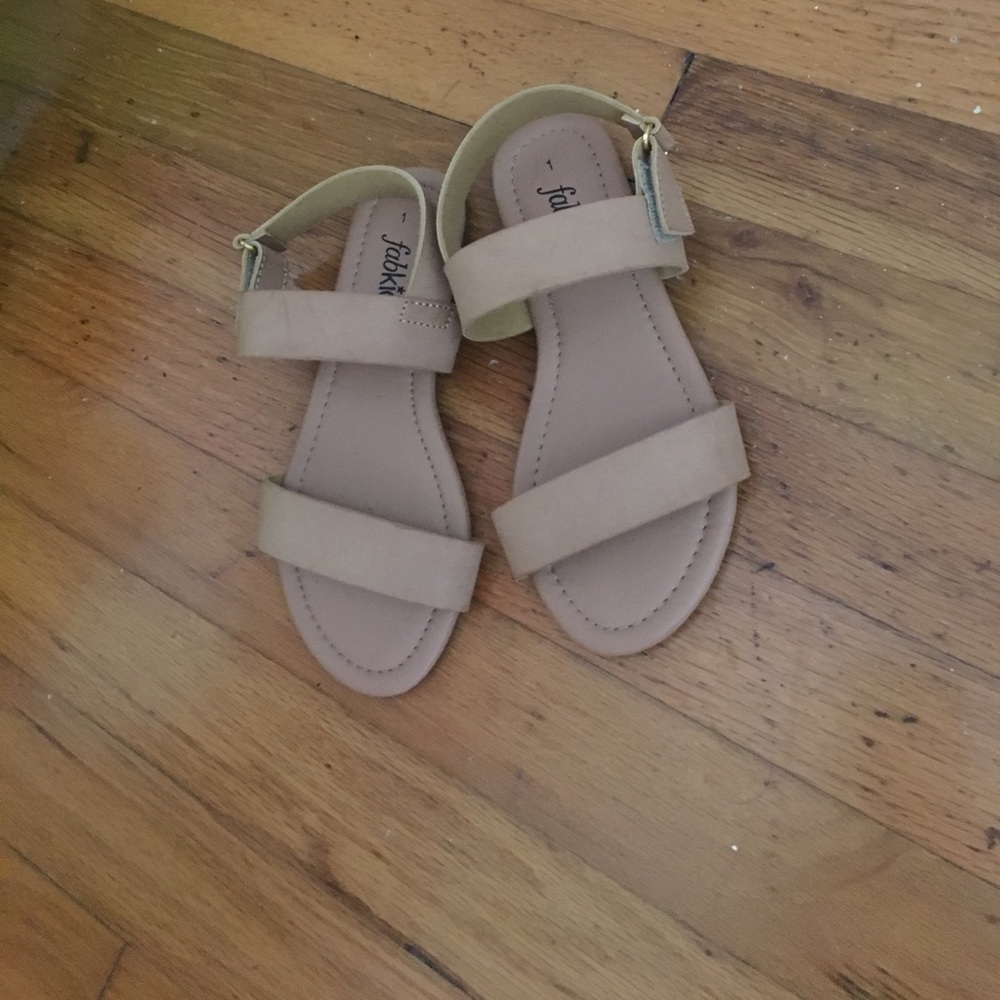 Girls size 1 sandals.