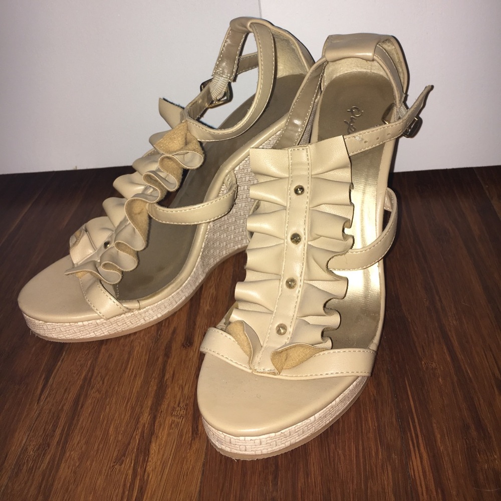 Qupid wedge heels.