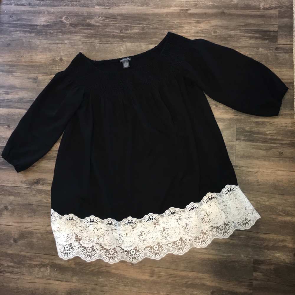 XL OFF THE SHOULDER B&W TOP