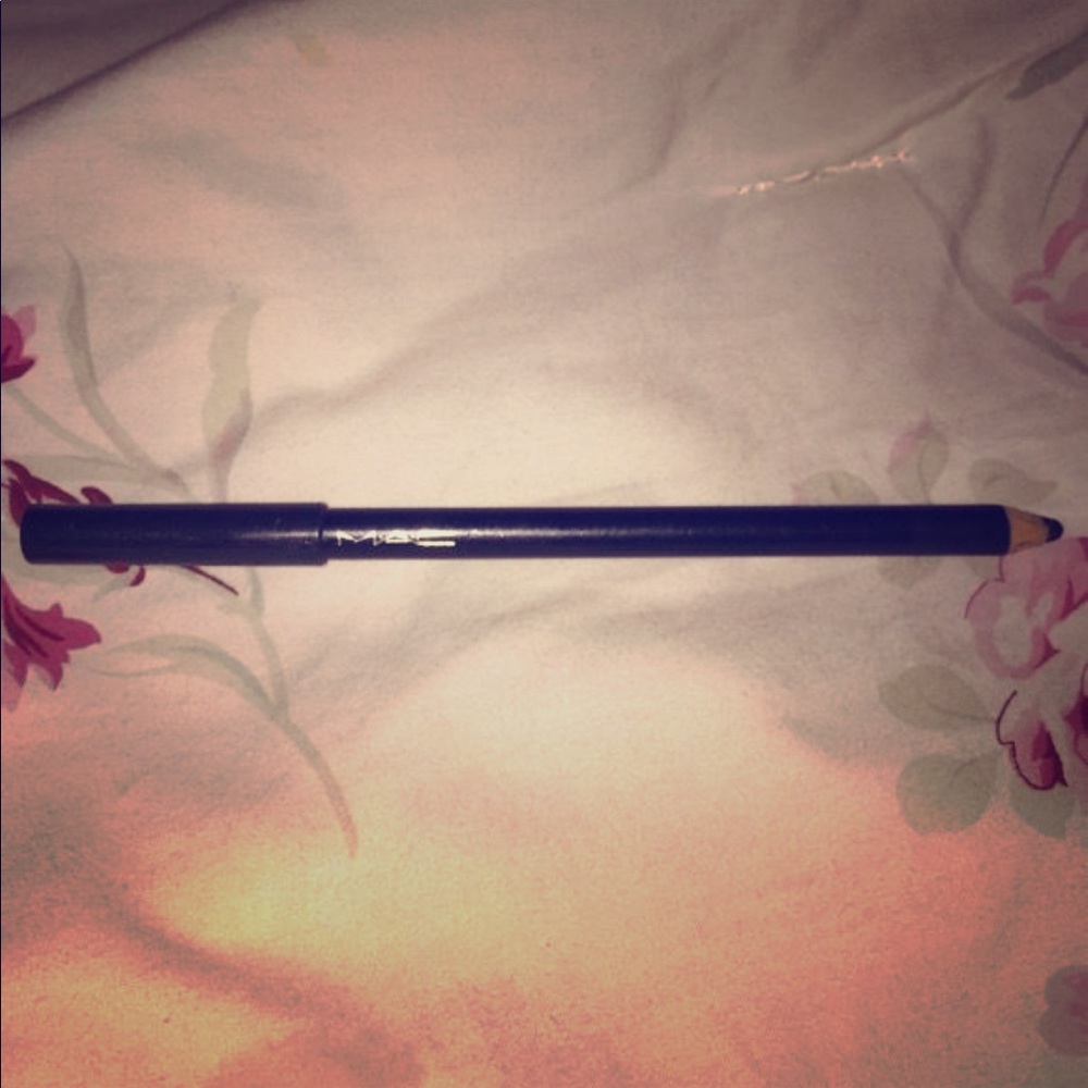 MAC eyeliner