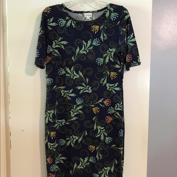 Beautiful Lularoe Julia size M - Picture 1 of 3