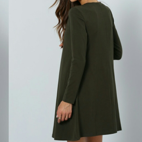 🎉FINAL SALE🎉🌿DARK GREEN SLEEVED TUNIC🌿 - Picture 2 of 3