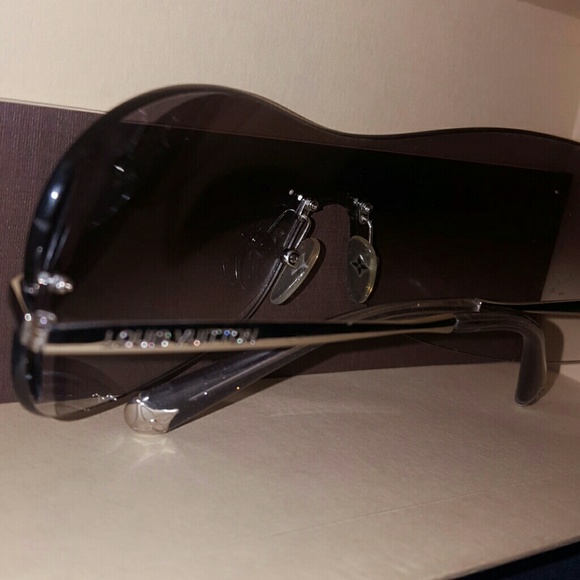 Lily mask Louis Vuitton sunglasses - Picture 4 of 4