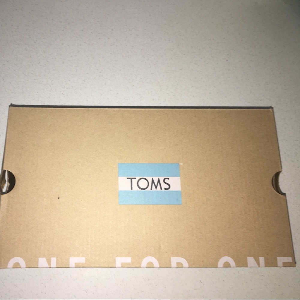 Tom's sandals they have been worn once
