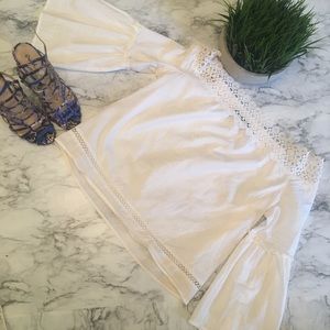 Chic white Blouse from Francesca's Collection
